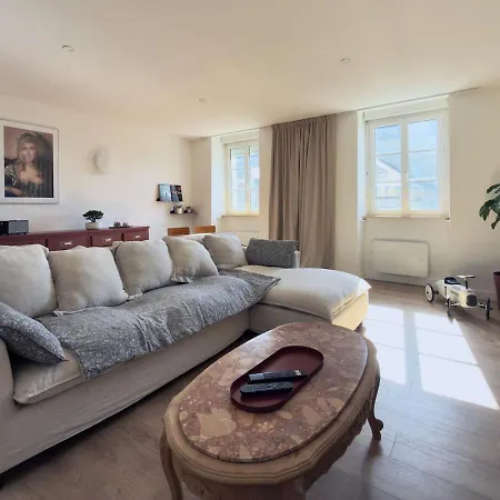 Apartman Beautifully Renovated In Town Center - 5 Min From Mont Saint-michel Pontorson