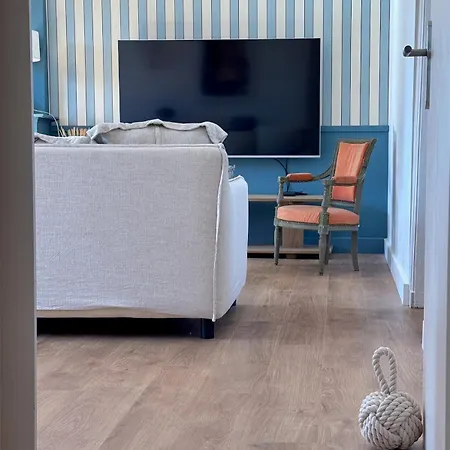 Beautifully Renovated In Town Center - 5 Min From Mont Saint-michel Apartman *