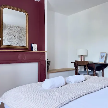 Beautifully Renovated In Town Center - 5 Min From Mont Saint-michel *