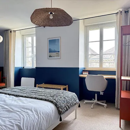 Beautifully Renovated In Town Center - 5 Min From Mont Saint-michel *